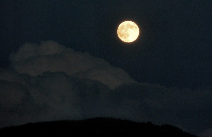 Full moon, Montana