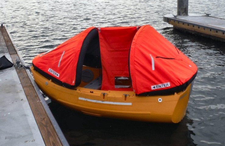 2014 10 30 1800 Pudgy liferaft