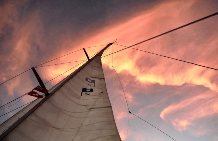 2015 04 13 1800 Cirrus at dusk