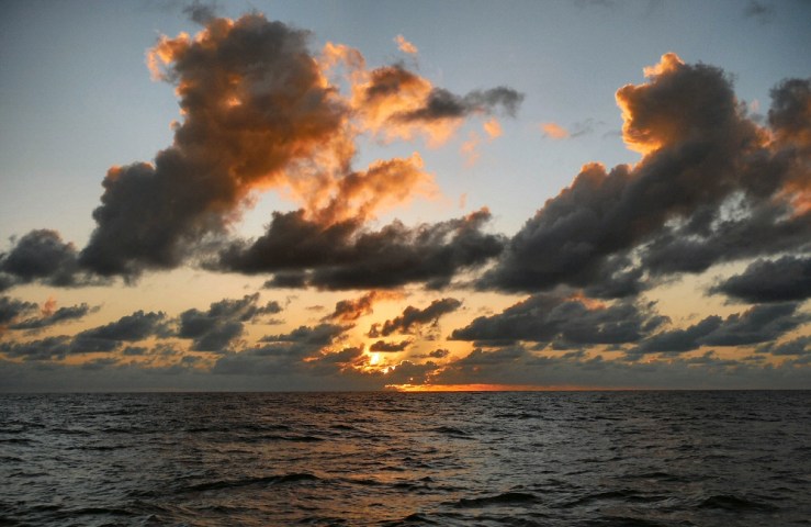 2015 04 14 1900 Evening clouds