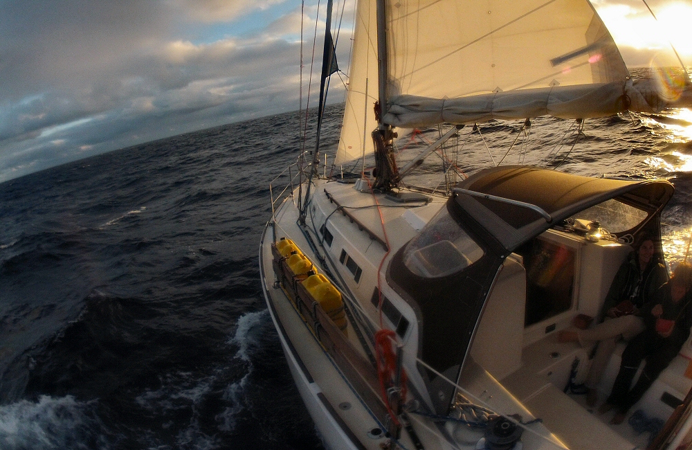 2015 06 26 1800 Sunset w storm jib